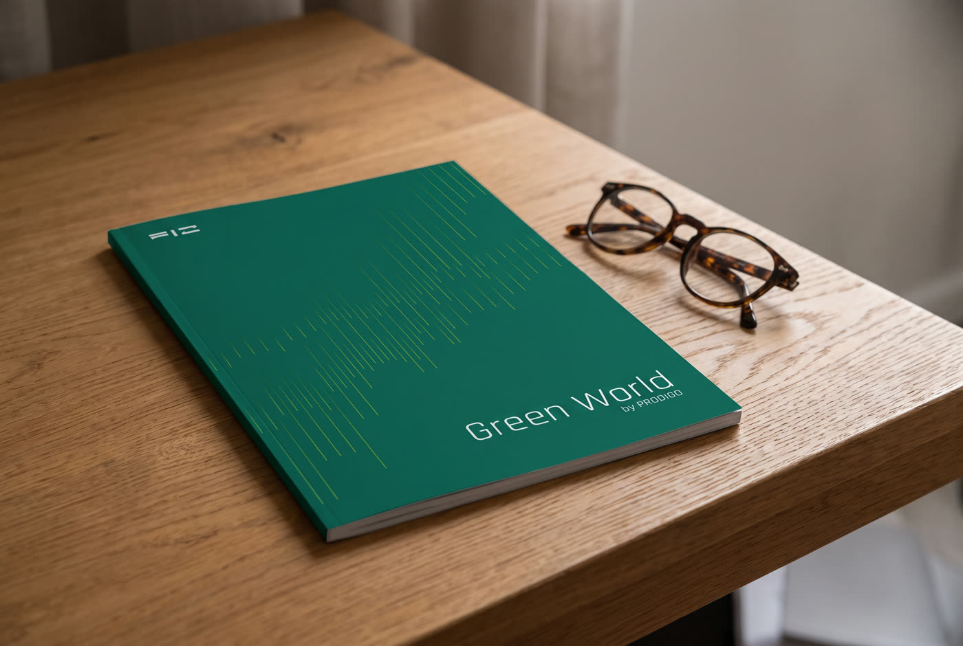 Green World FIZ - raport z okladka z deseniem notowan na biurku